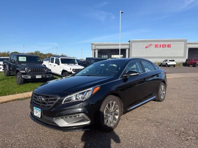 2015 Hyundai Sonata 2.4L Sport — photo 1 of 17