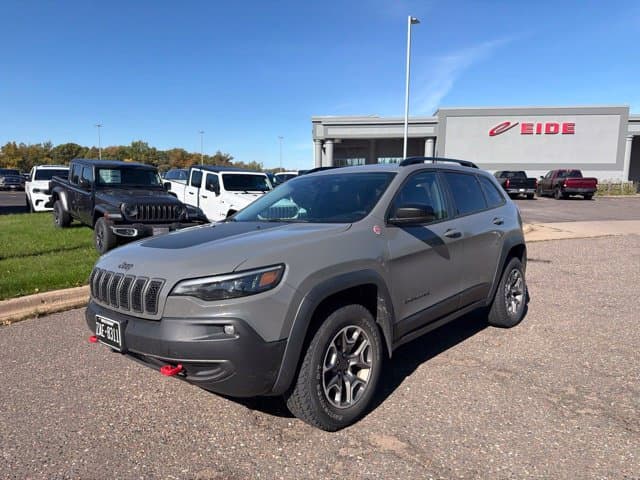 2022 Jeep Cherokee Trailhawk — photo 1 of 21
