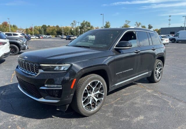 2023 Jeep Grand Cherokee Summit Reserve — photo 1 of 11