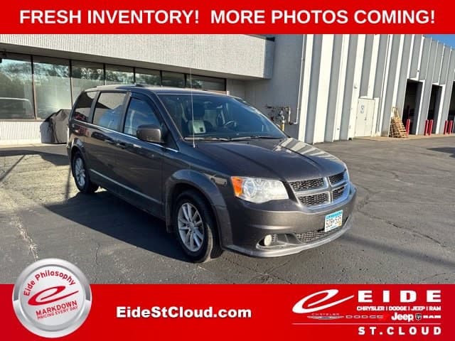2019 Dodge Grand Caravan SXT — photo 1 of 20
