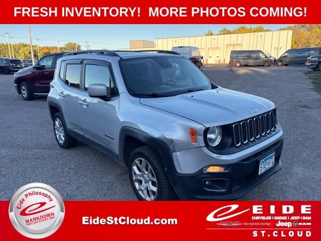 2017 Jeep Renegade Latitude — photo 1 of 20