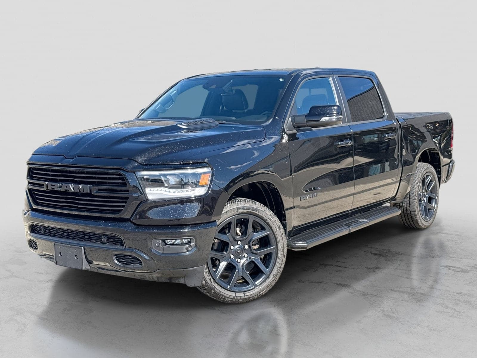 2024 RAM 1500 Laramie — photo 1 of 41