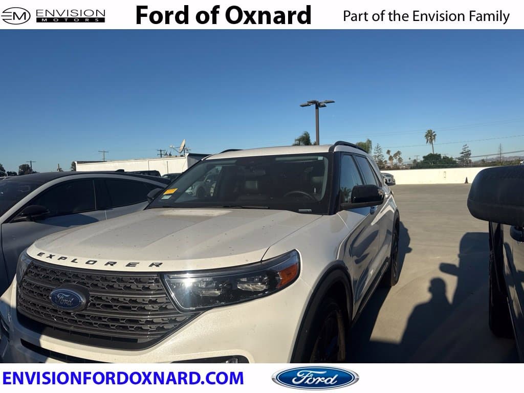 2023 Ford Explorer XLT — photo 1 of 3