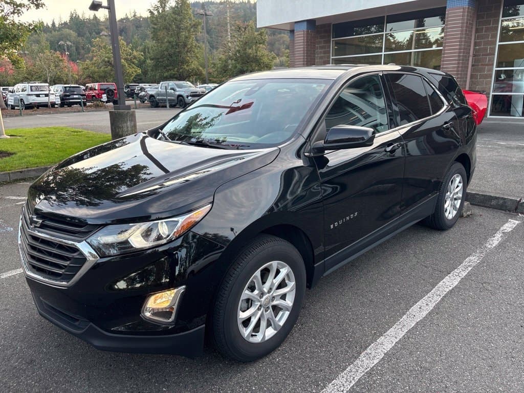 2020 Chevrolet Equinox LT — photo 1 of 26