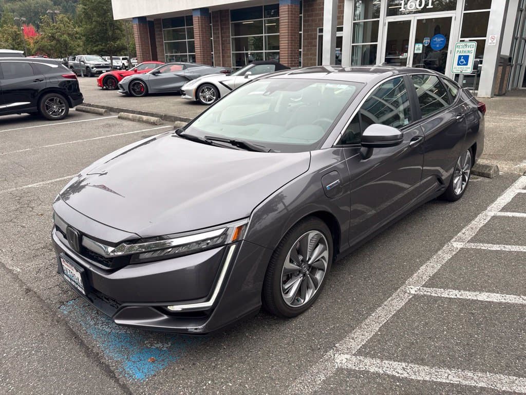 2018 Honda Clarity Plug-In Hybrid Base — photo 1 of 13