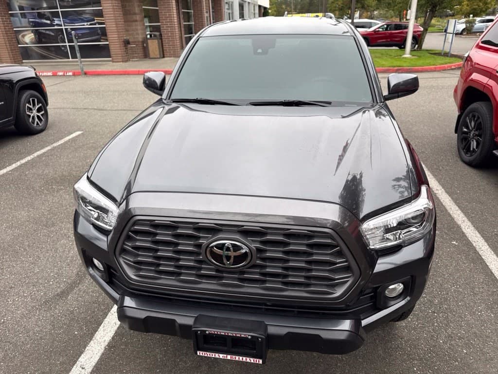 2022 Toyota Tacoma 4WD SR5 — photo 1 of 10