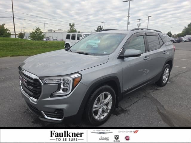 2023 GMC Terrain SLE — photo 1 of 29