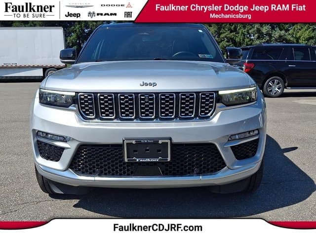 2023 Jeep Grand Cherokee Summit — photo 1 of 34