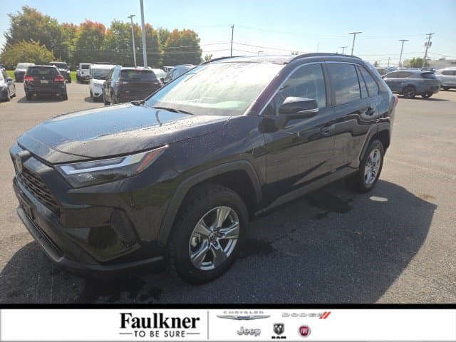2025 Toyota RAV4 XLE — photo 1 of 31