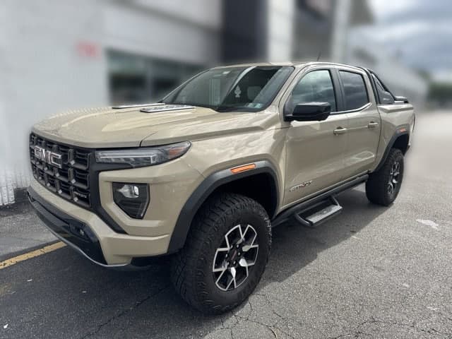 2023 GMC Canyon Base — photo 1 of 10