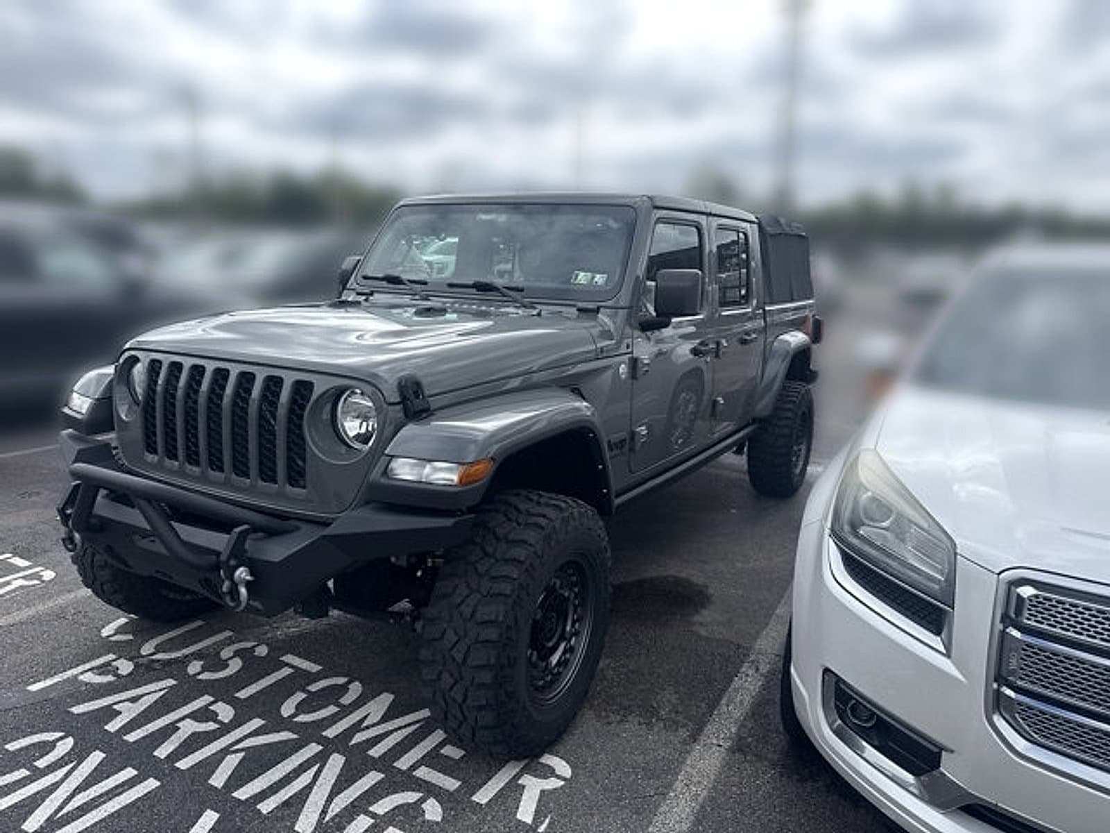 2021 Jeep Gladiator Sport S — photo 1 of 6
