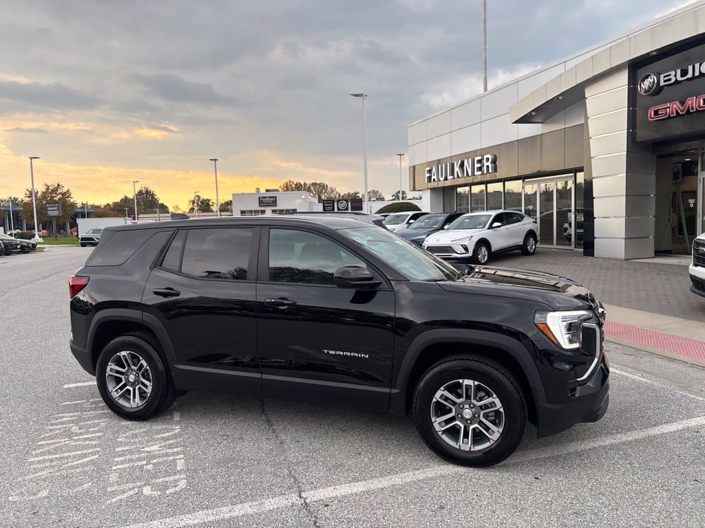 2026 GMC Terrain FWD Elevation — photo 1 of 12