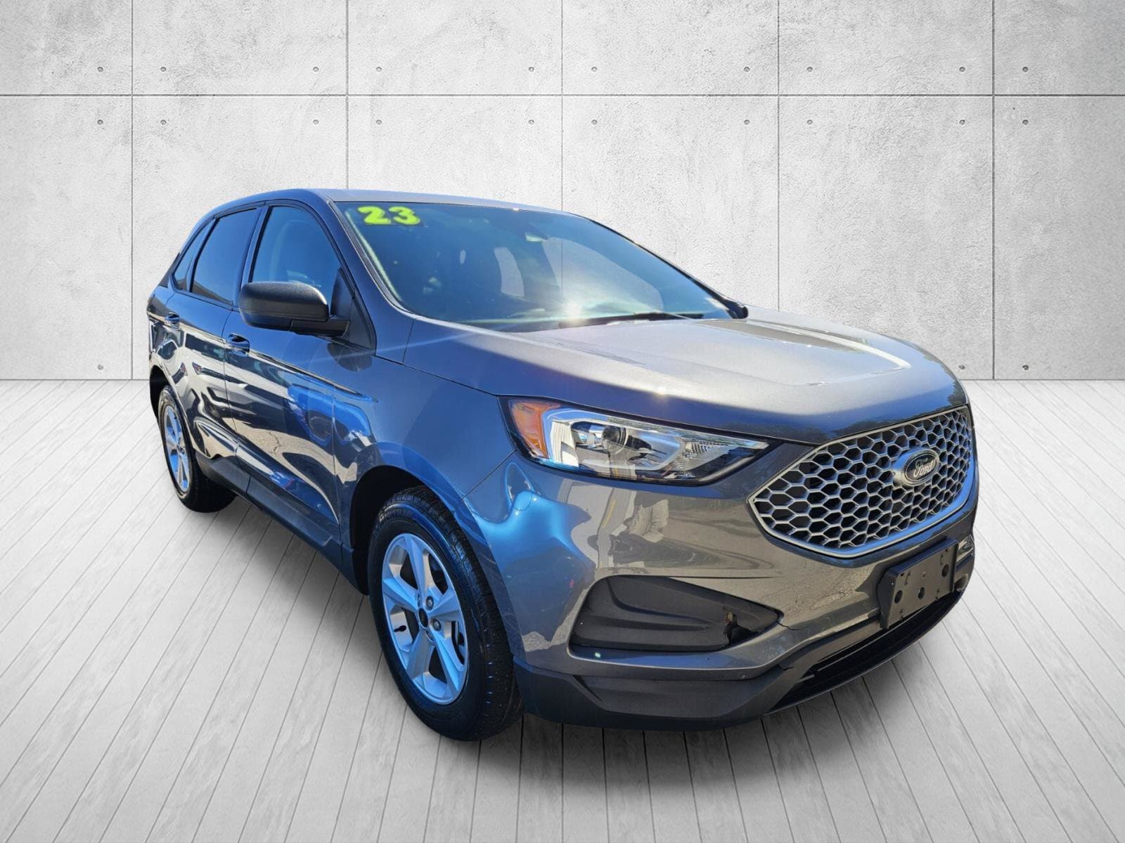 2023 Ford Edge SE — photo 1 of 10