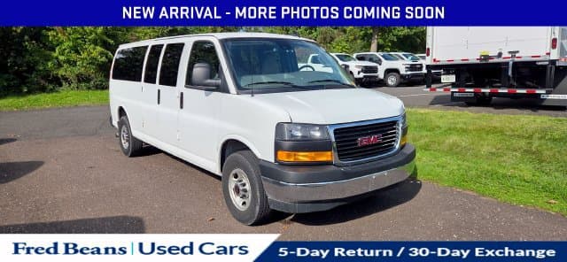 2025 GMC Savana Passenger LT — photo 1 of 19