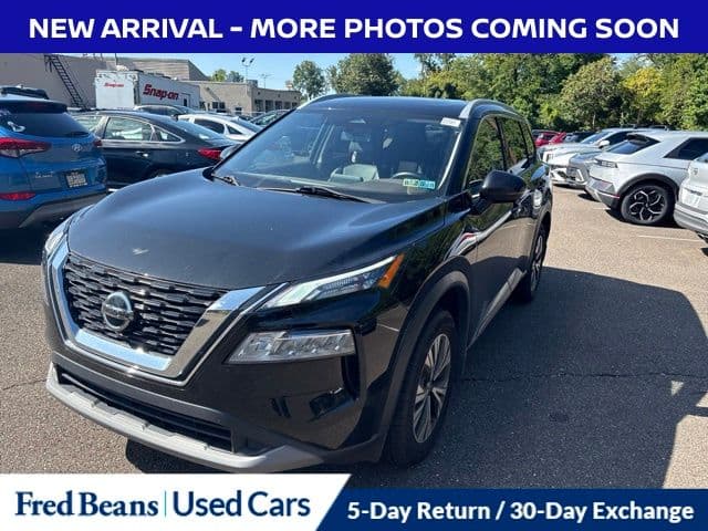 2021 Nissan Rogue SV — photo 1 of 13