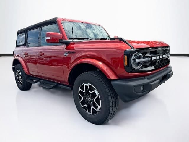 2024 Ford Bronco Outer Banks — photo 1 of 34
