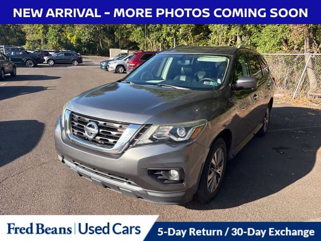 2018 Nissan Pathfinder SL — photo 1 of 14