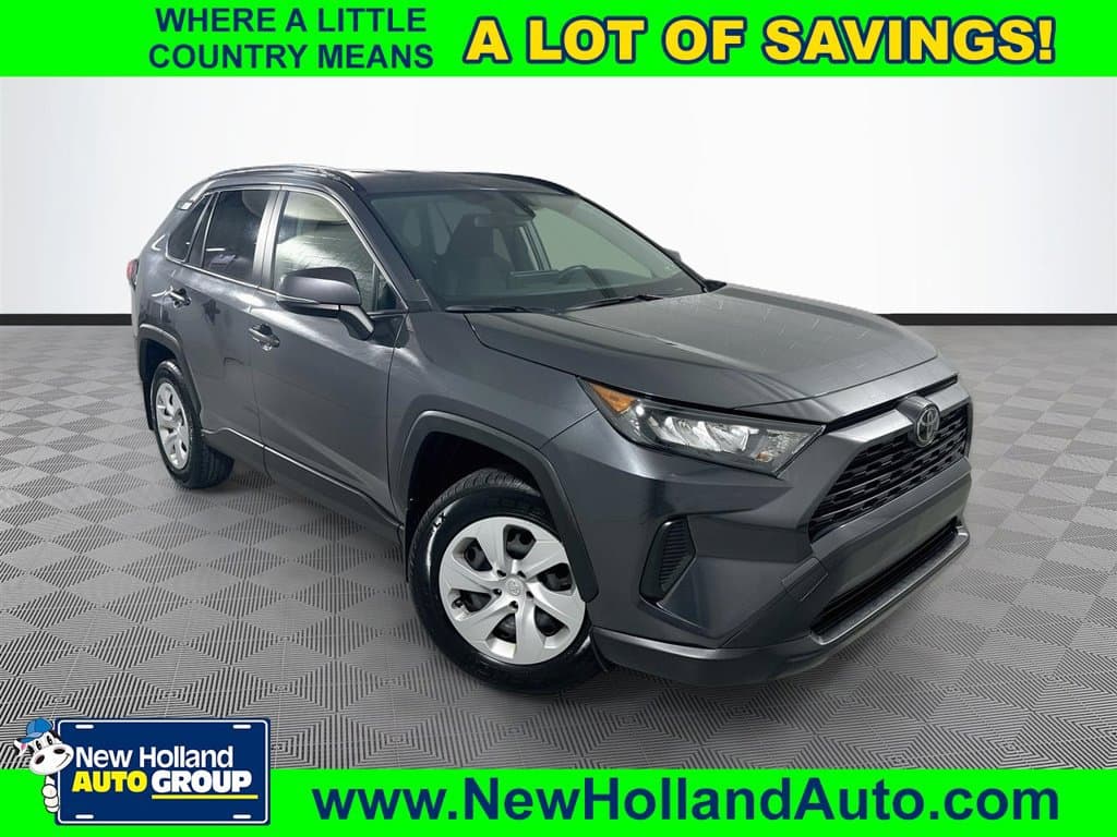 2019 Toyota RAV4 LE — photo 1 of 38
