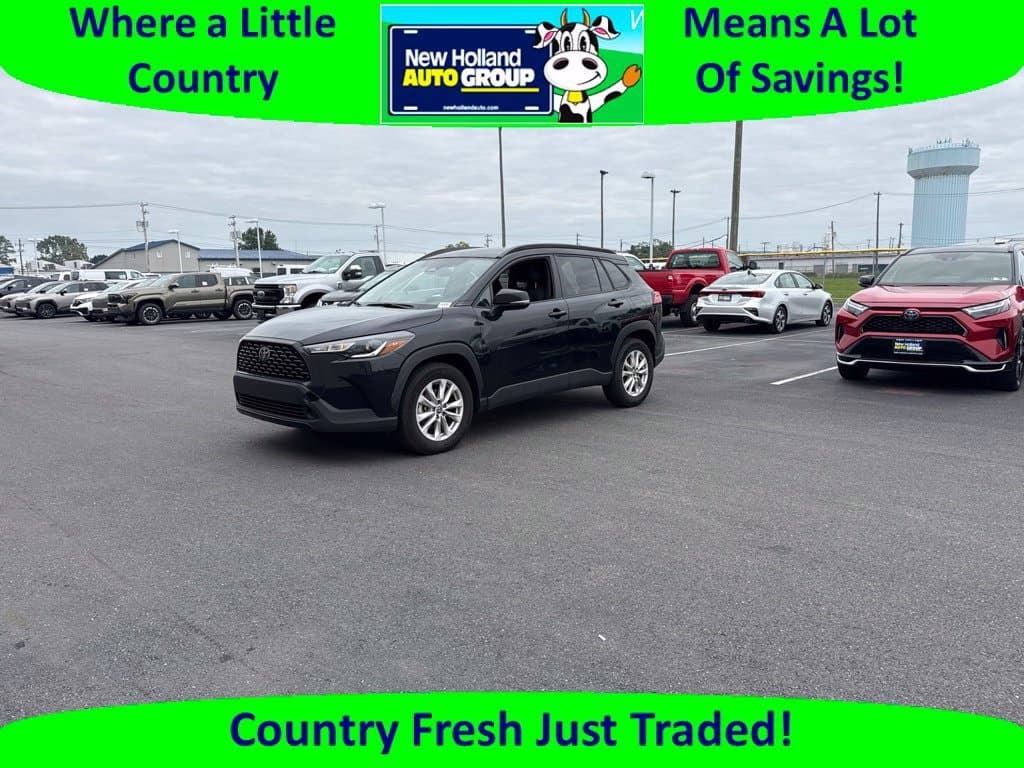 2024 Toyota Corolla Cross LE — photo 1 of 10