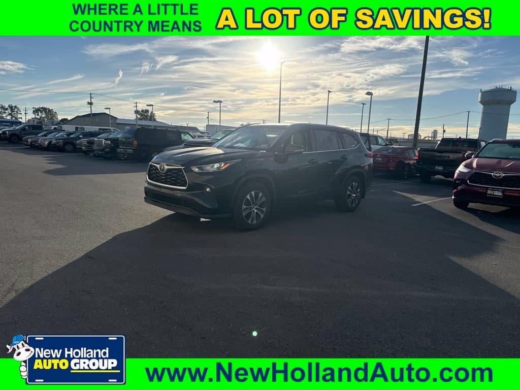 2020 Toyota Highlander XLE — photo 1 of 14