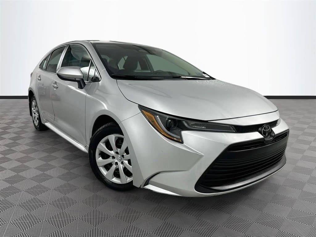 2024 Toyota Corolla LE — photo 1 of 35