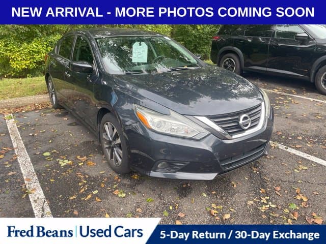 2016 Nissan Altima 2.5 SV — photo 1 of 16