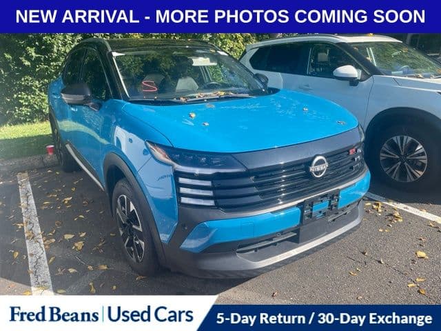 2025 Nissan Kicks SR — photo 1 of 16