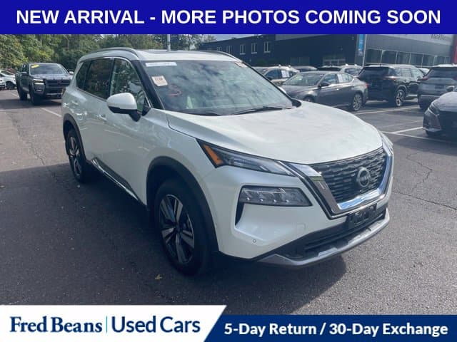 2023 Nissan Rogue SL — photo 1 of 16