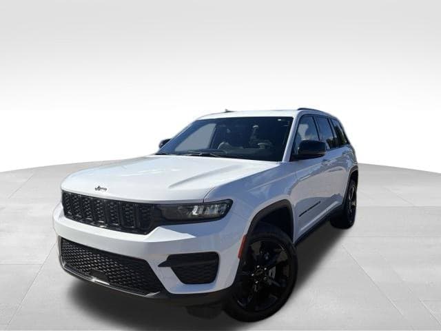 2024 Jeep Grand Cherokee Laredo — photo 1 of 38