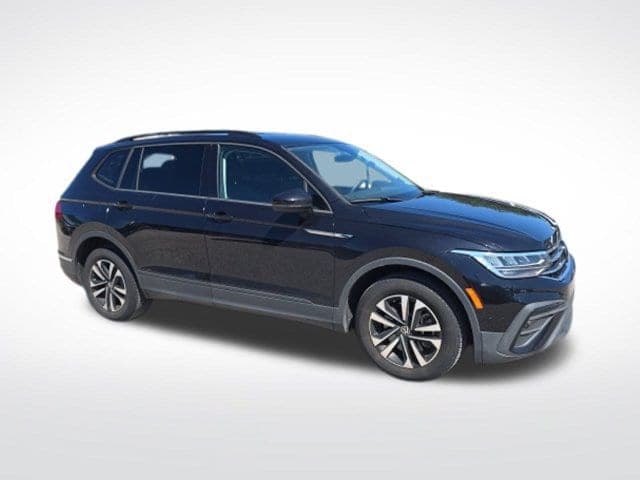 2024 Volkswagen Tiguan S — photo 1 of 18