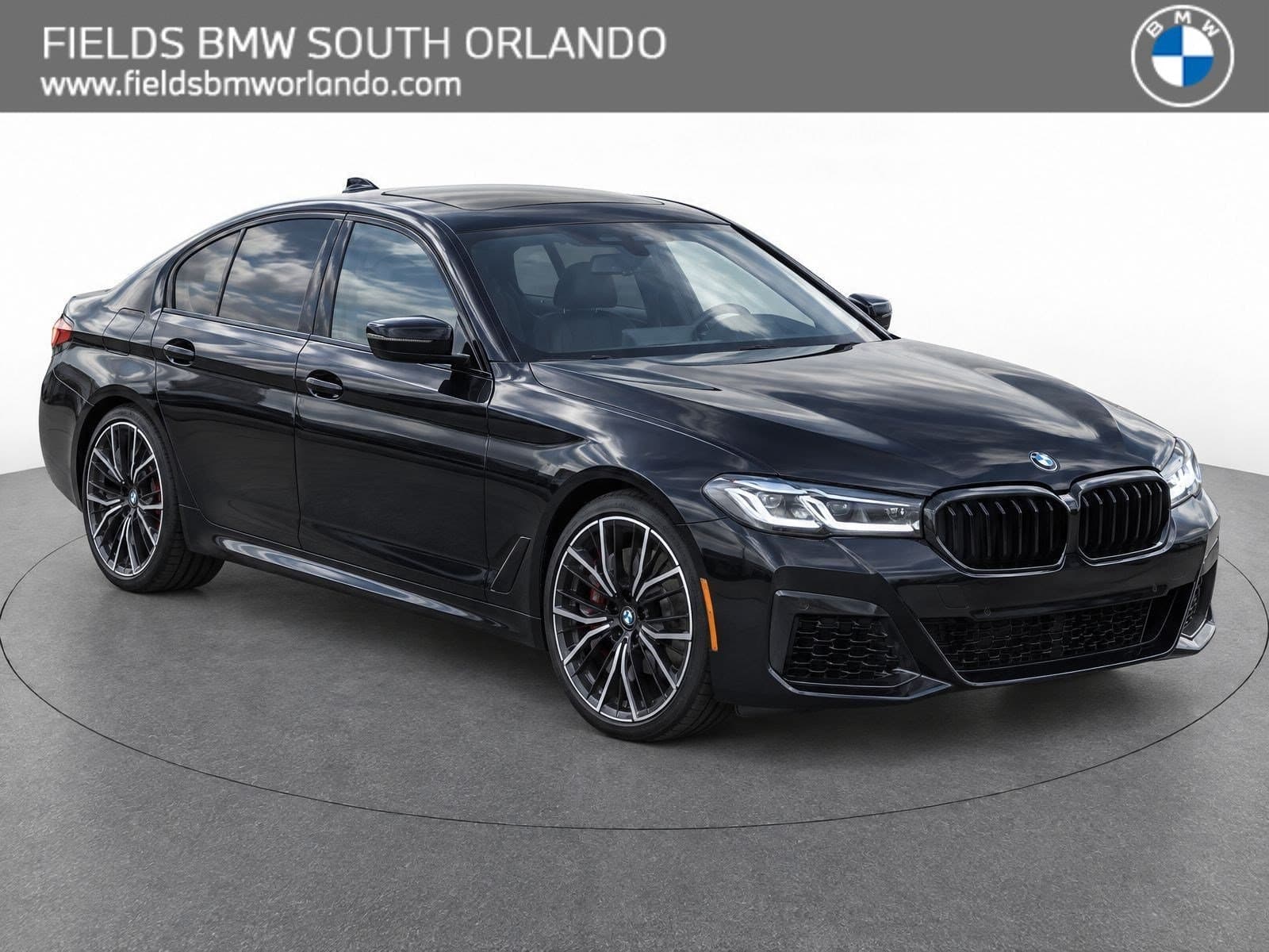 2023 BMW 5 Series Base — photo 1 of 9