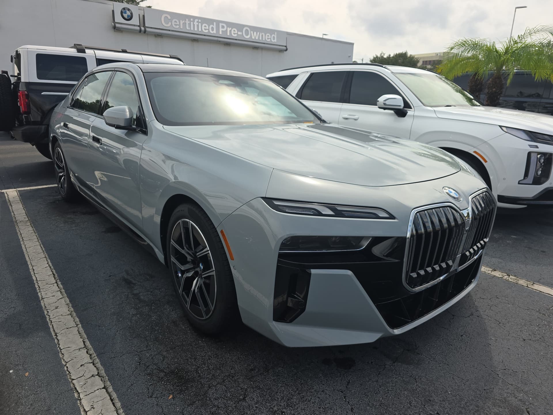 2024 BMW 7 Series 760i xDrive — photo 1 of 3