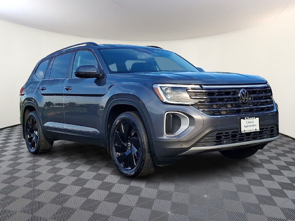 2024 Volkswagen Atlas 2.0T SE w/Technology — photo 1 of 32