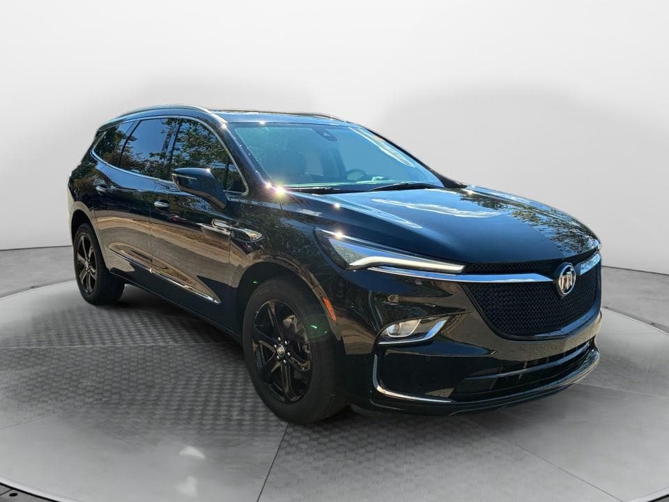 2024 Buick Enclave Essence — photo 1 of 9