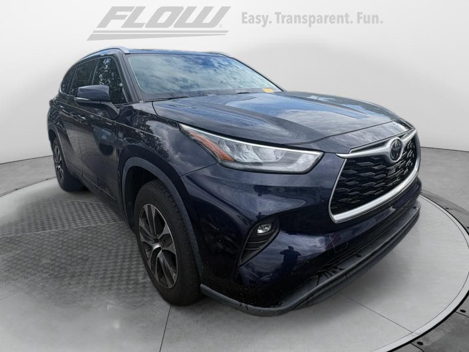 2020 Toyota Highlander XLE — photo 1 of 11