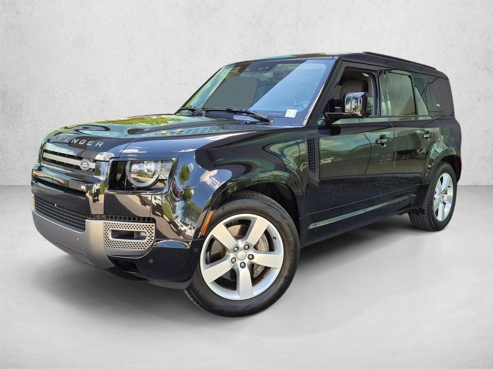 2024 Land Rover Defender Base — photo 1 of 21