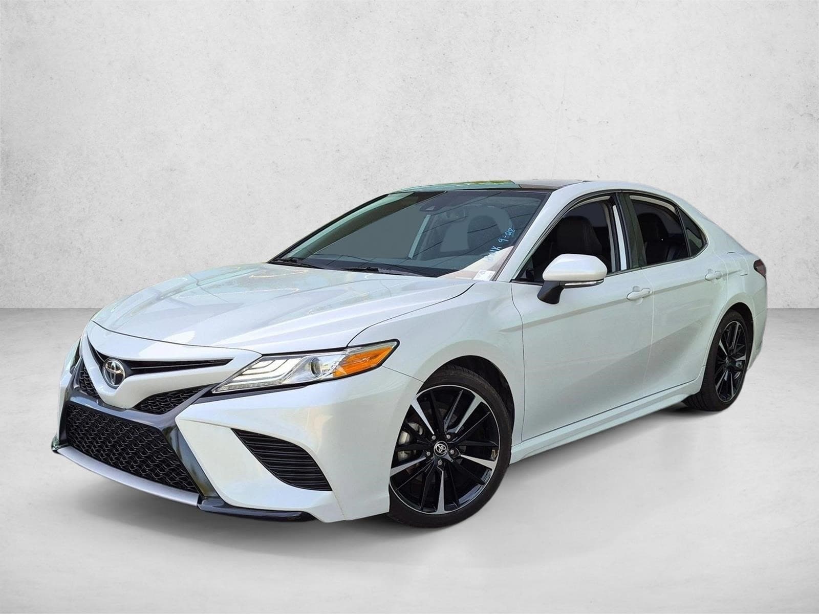 2020 Toyota Camry XSE — photo 1 of 24