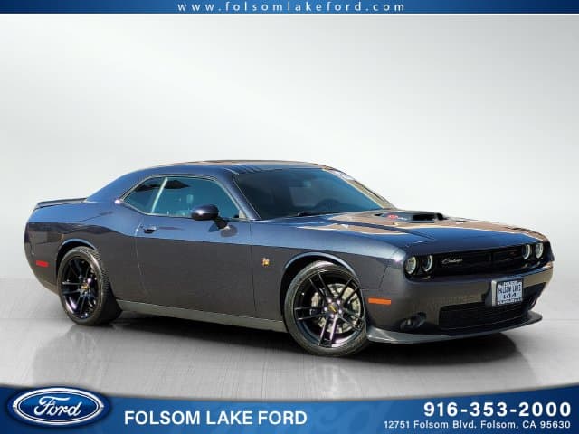 2017 Dodge Challenger R/T — photo 1 of 29