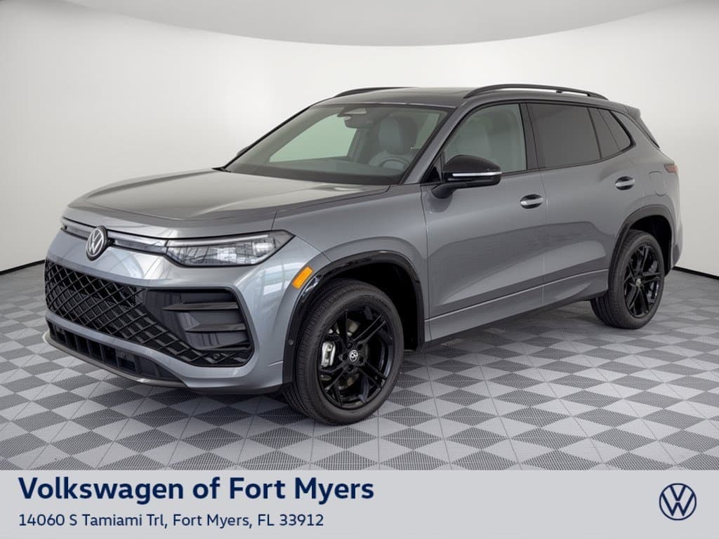2026 Volkswagen Tiguan SE R-Line Black — photo 1 of 32
