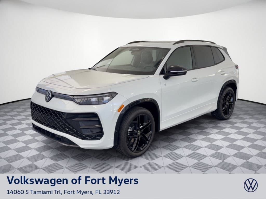 2026 Volkswagen Tiguan SE R-Line Black — photo 1 of 32