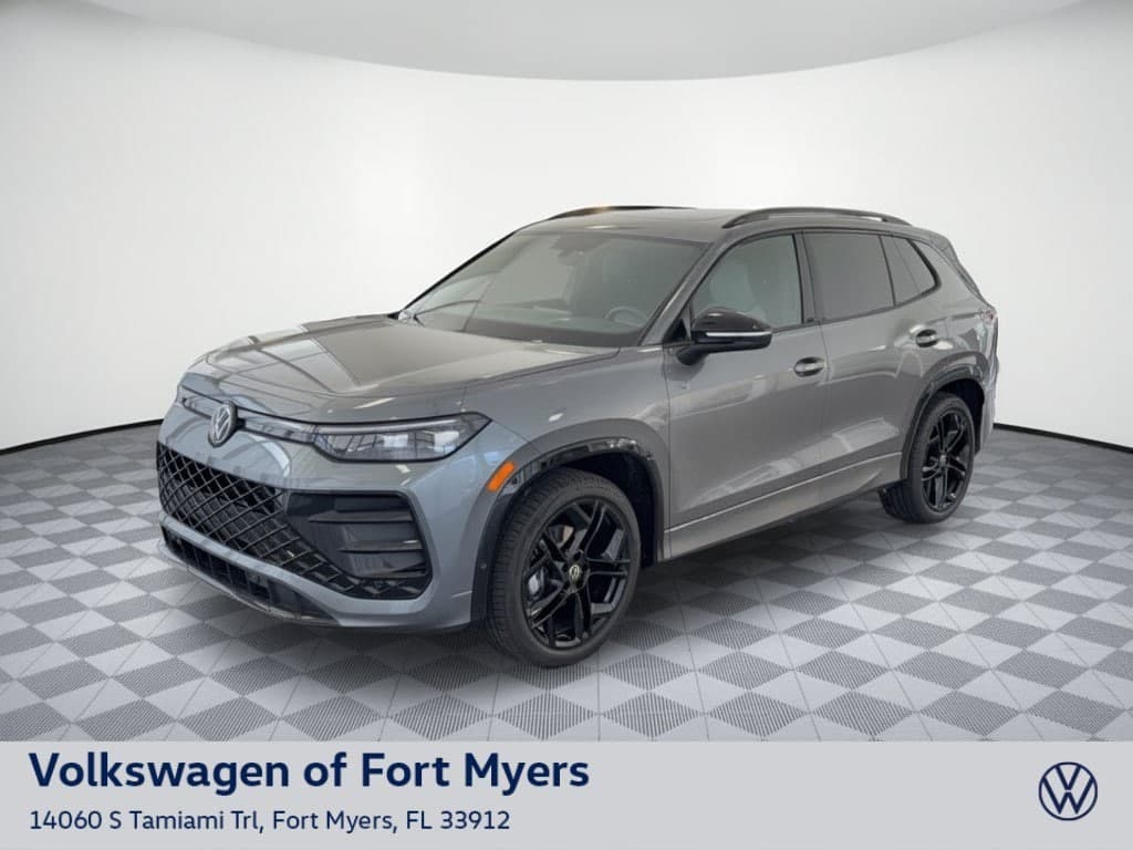 2026 Volkswagen Tiguan SE R-Line Black — photo 1 of 32