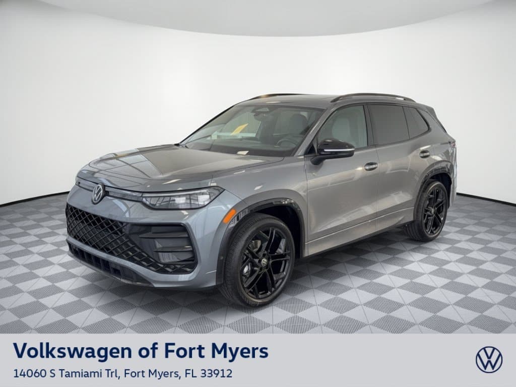 2026 Volkswagen Tiguan SE R-Line Black — photo 1 of 32