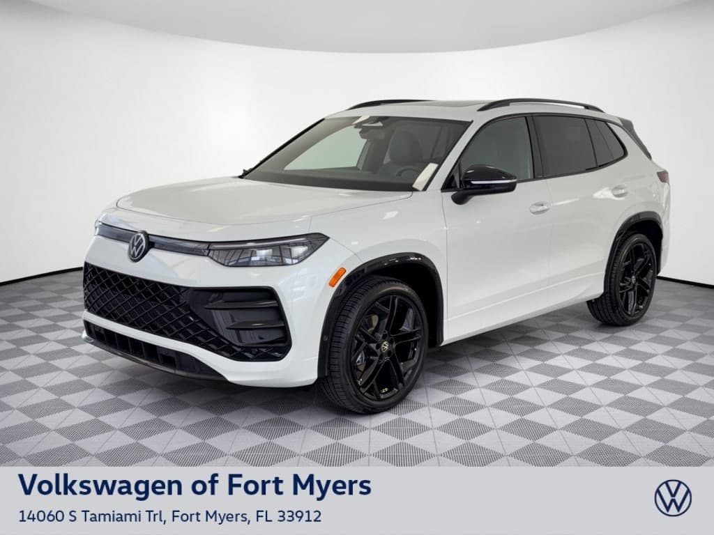 2026 Volkswagen Tiguan SE R-Line Black — photo 1 of 32