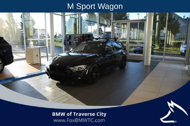 2019 BMW 3 Series 330i xDrive — photo 1 of 38