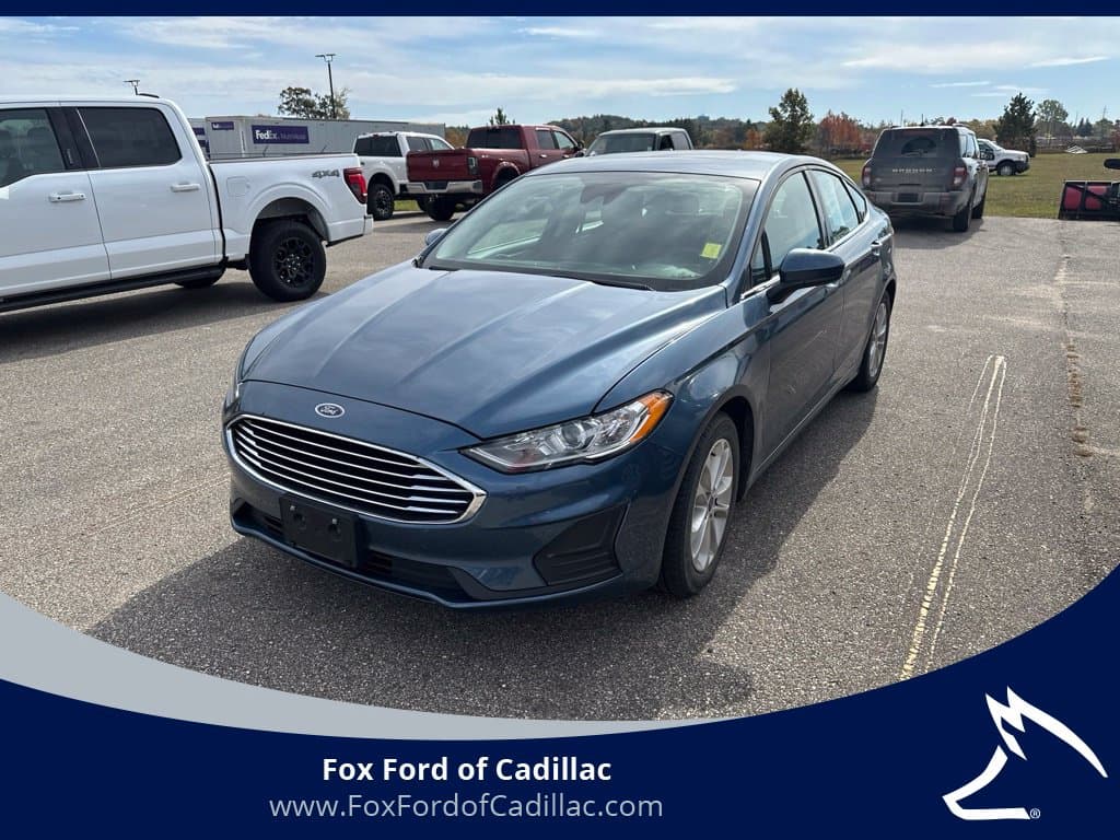 2019 Ford Fusion SE — photo 1 of 17