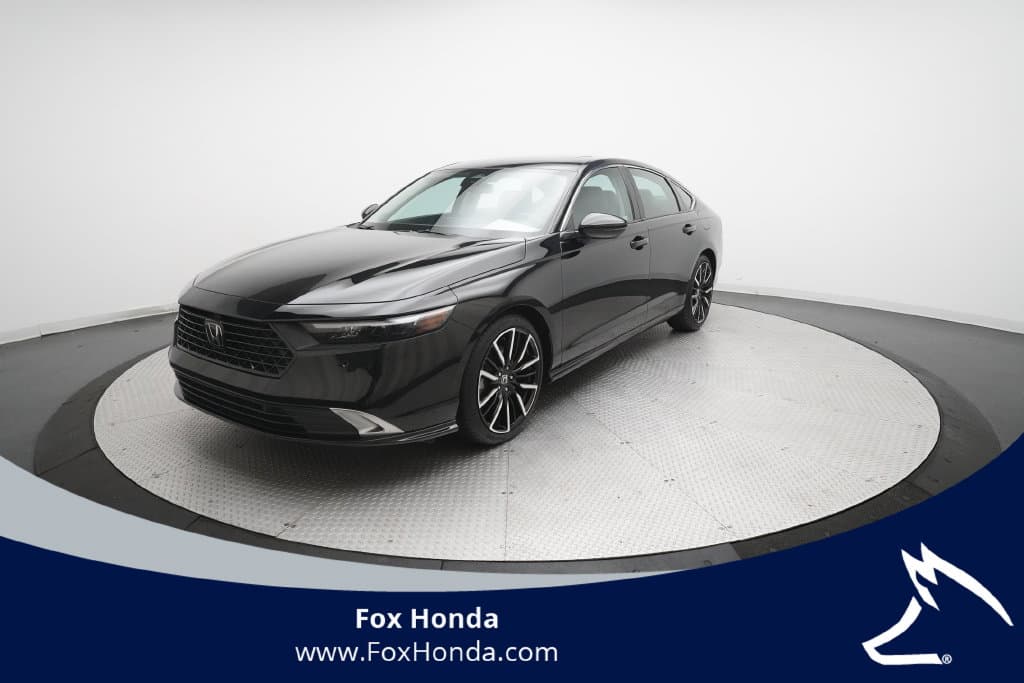 2024 Honda Accord Hybrid Touring — photo 1 of 36