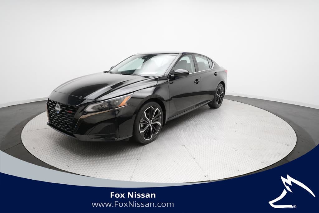 2023 Nissan Altima 2.5 SR — photo 1 of 35