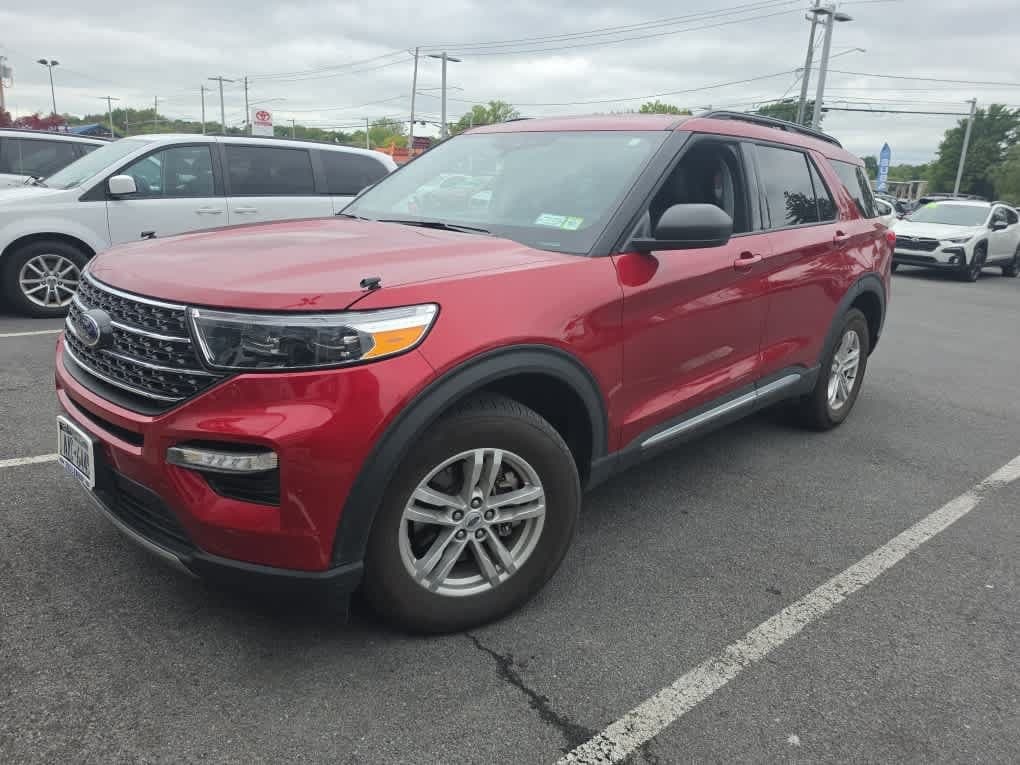 2023 Ford Explorer XLT — photo 1 of 12