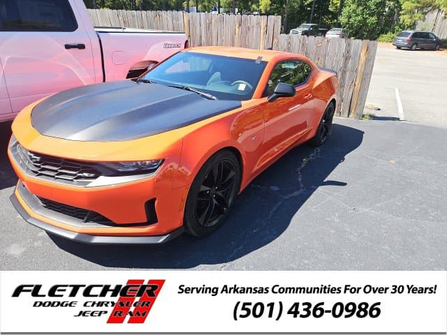2019 Chevrolet Camaro 1LT — photo 1 of 4