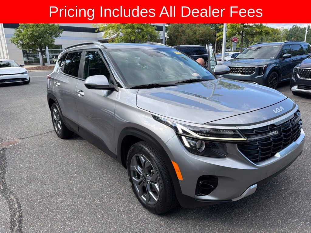 2024 Kia Seltos S — photo 1 of 10